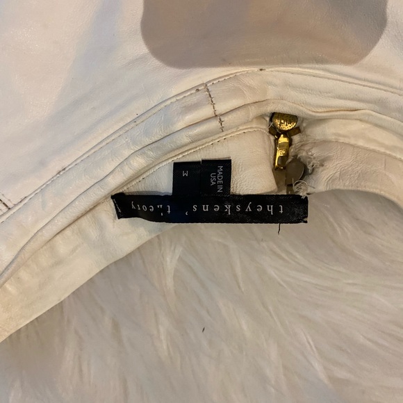 Used - Picture 2 of 4